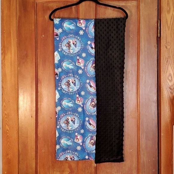 NEW DISNEY'S FROZEN MINKY BLANKET - Picture 1 of 2
